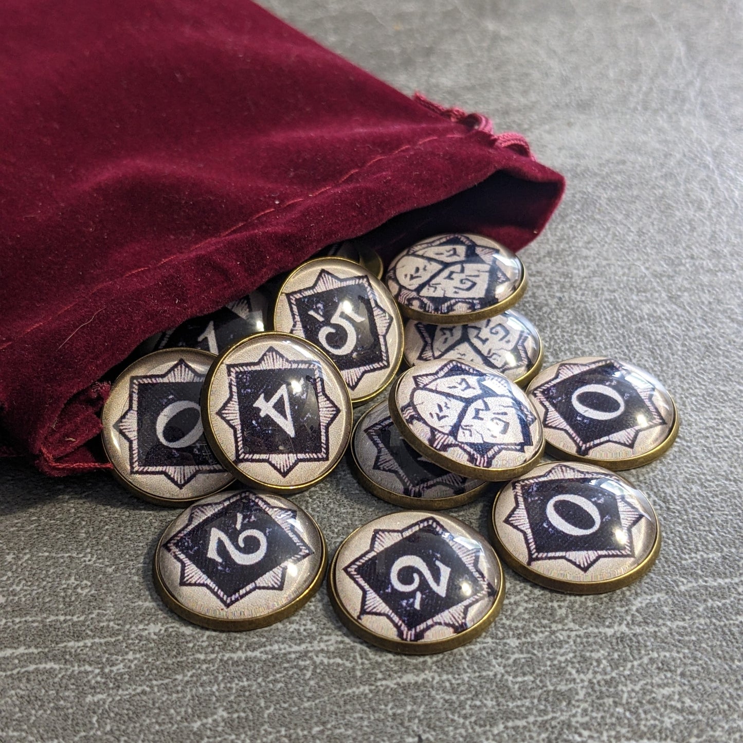 Die Chaostasche Arkham Horror Das Kartenspiel inspiriertes inoffizielles Token-Paket aus Glas und Metall