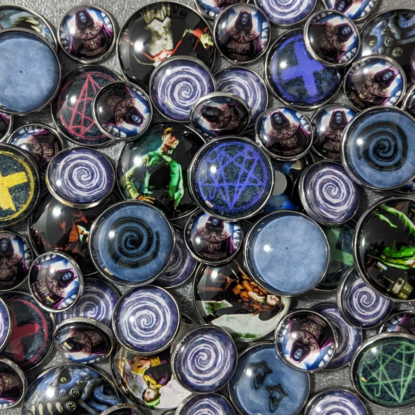 Pandemie: Reign of Cthulhu Brettspiel inspiriertes inoffizielles Token-Paket aus Glas und Metall