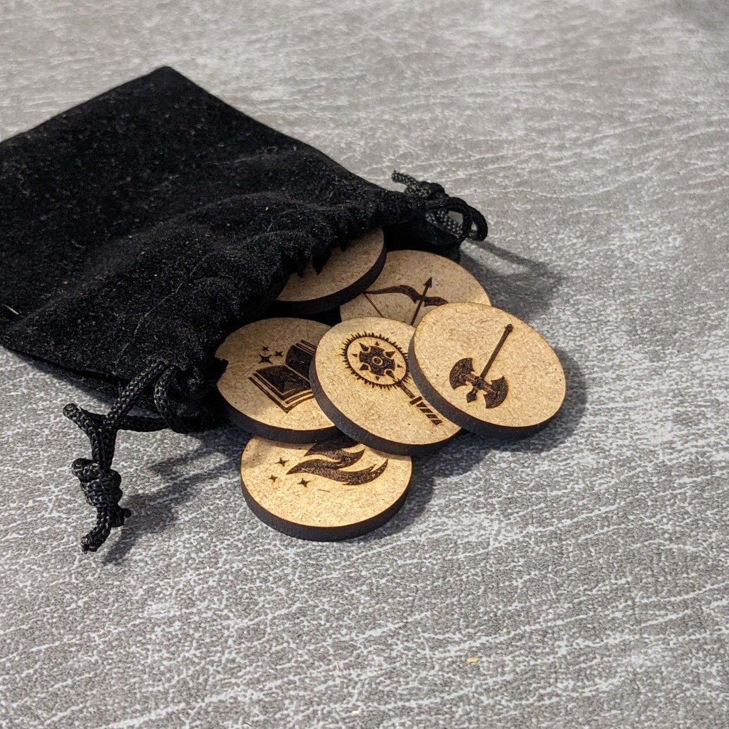 Dungeons and Dragons Charakterklasse Holz 26 Stück Token Pack