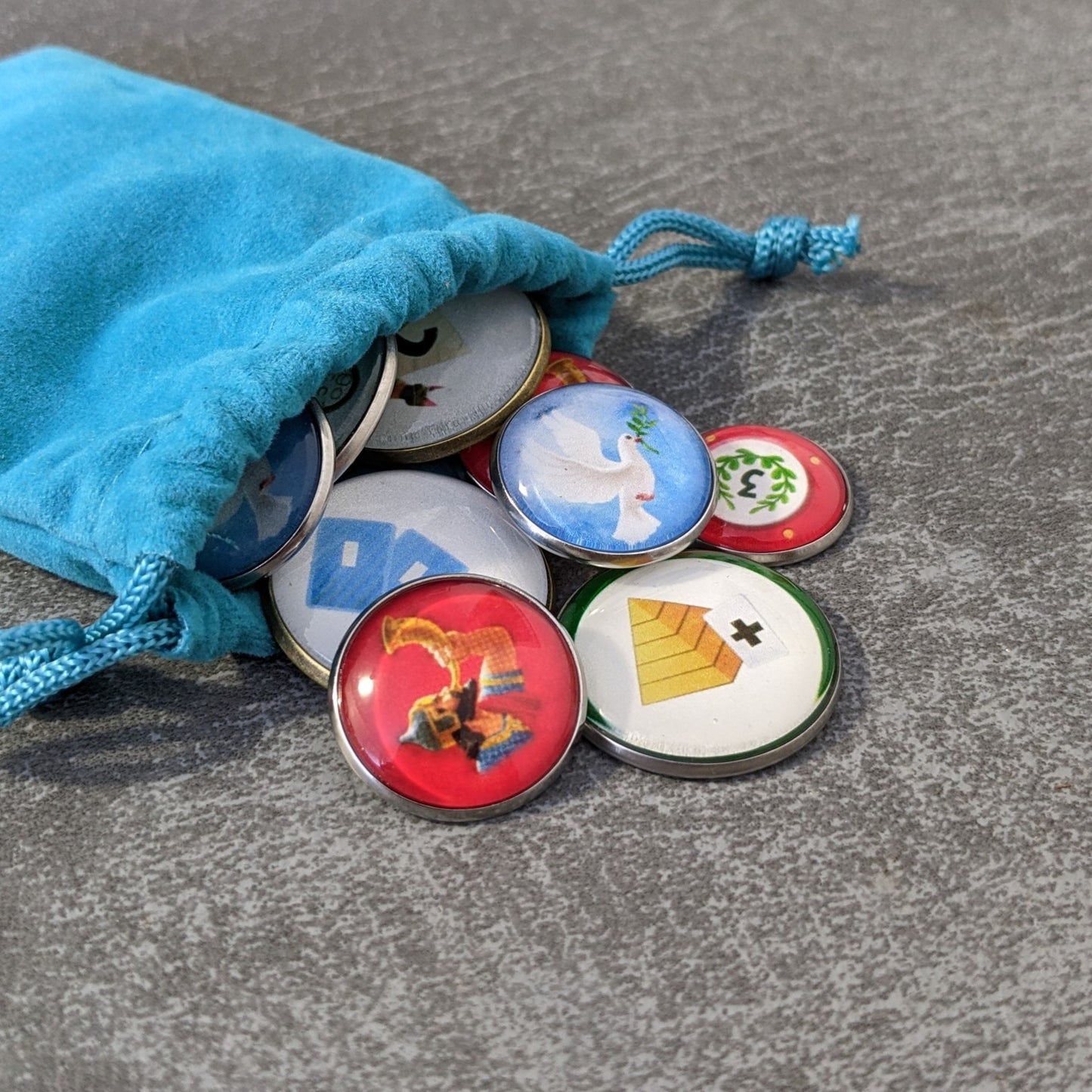 Vom Brettspiel 7 Wonders inspiriertes inoffizielles Token-Paket aus Glas und Metall