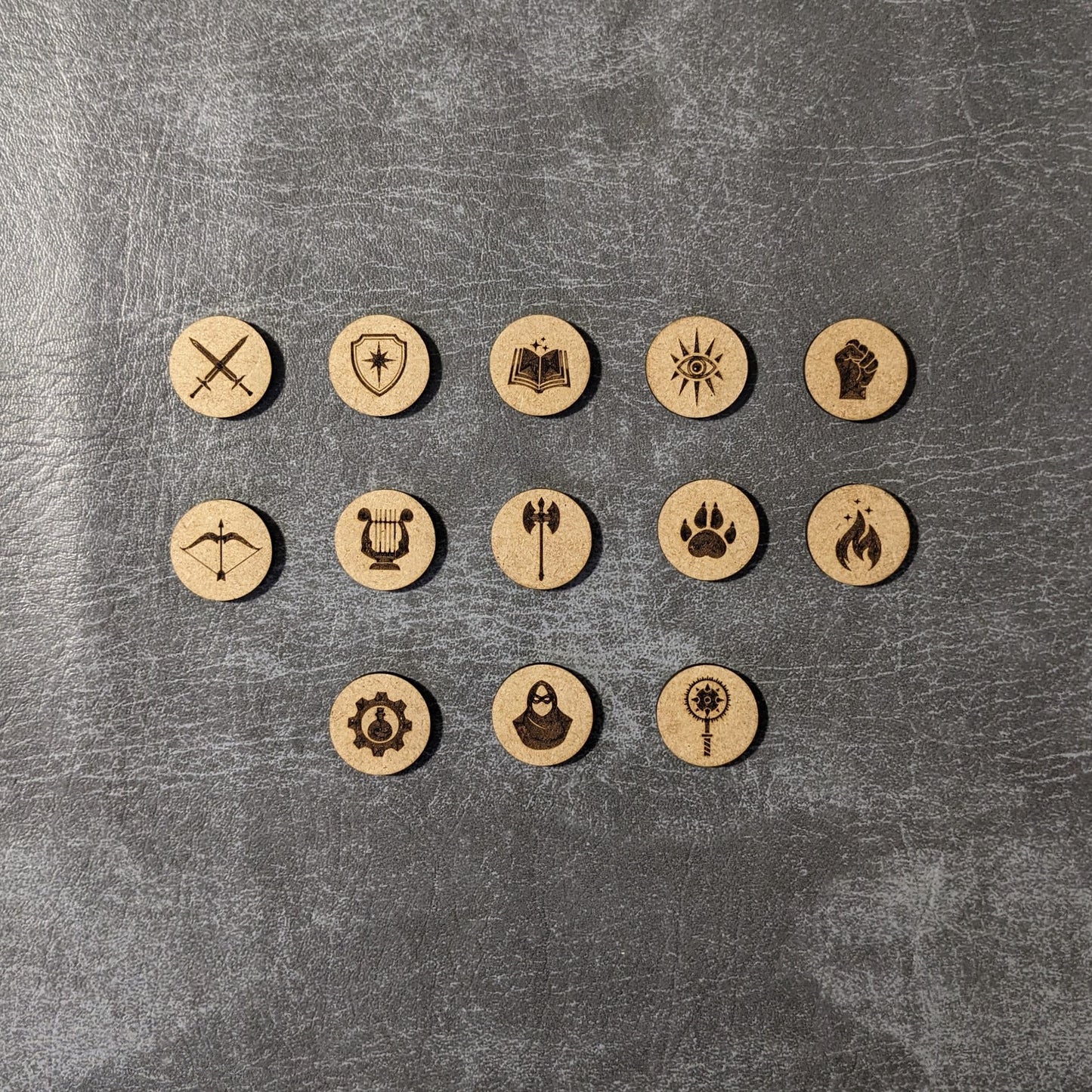 Dungeons and Dragons Charakterklasse Holz 26 Stück Token Pack