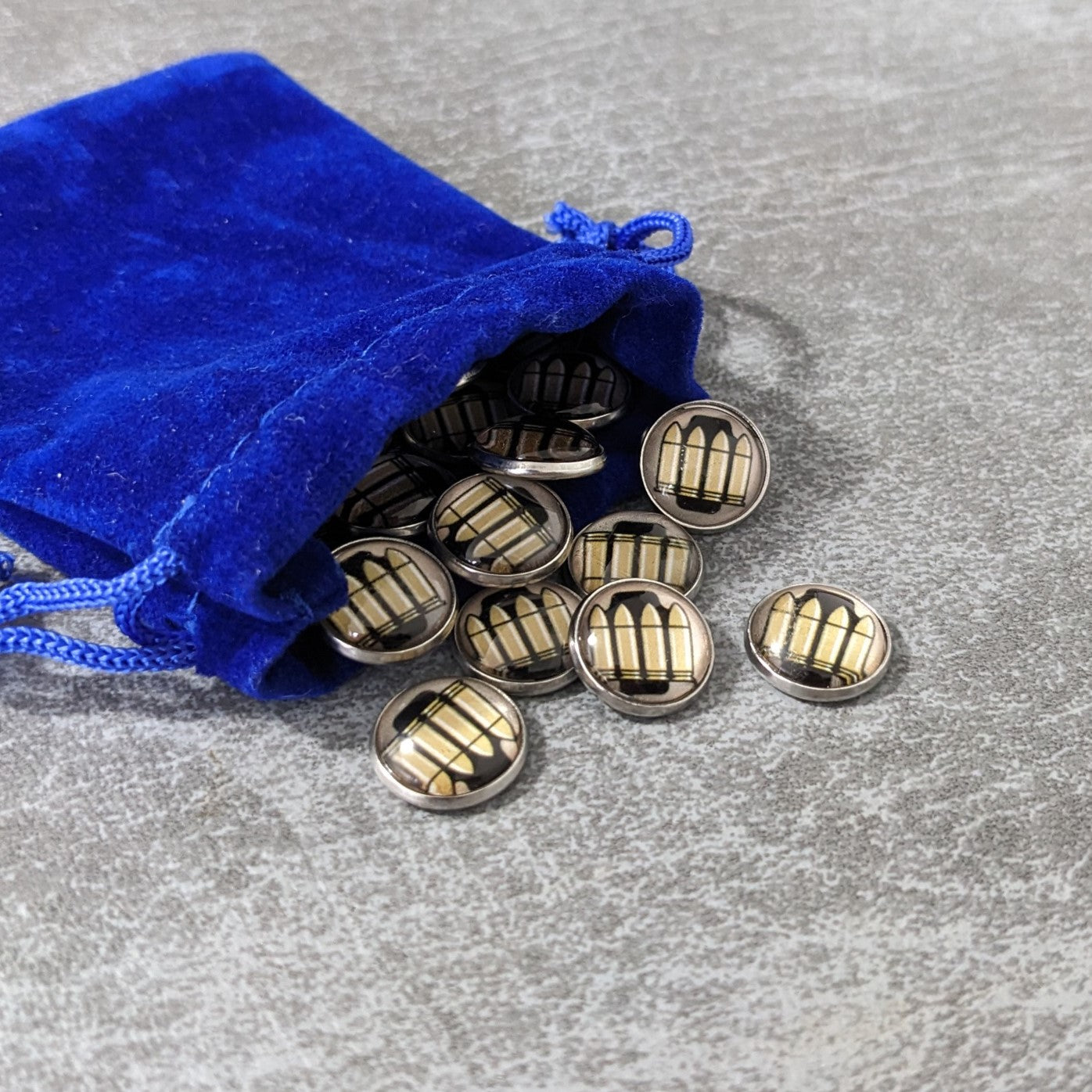 Arkham Horror Das Kartenspiel inspiriertes inoffizielles Token-Paket aus Glas und Metall