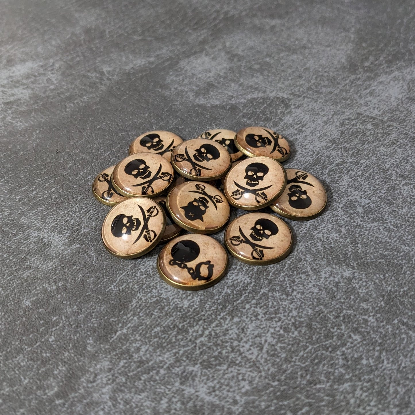 Pack de 26 jetons en verre et métal pour classe de personnage de Donjons et Dragons