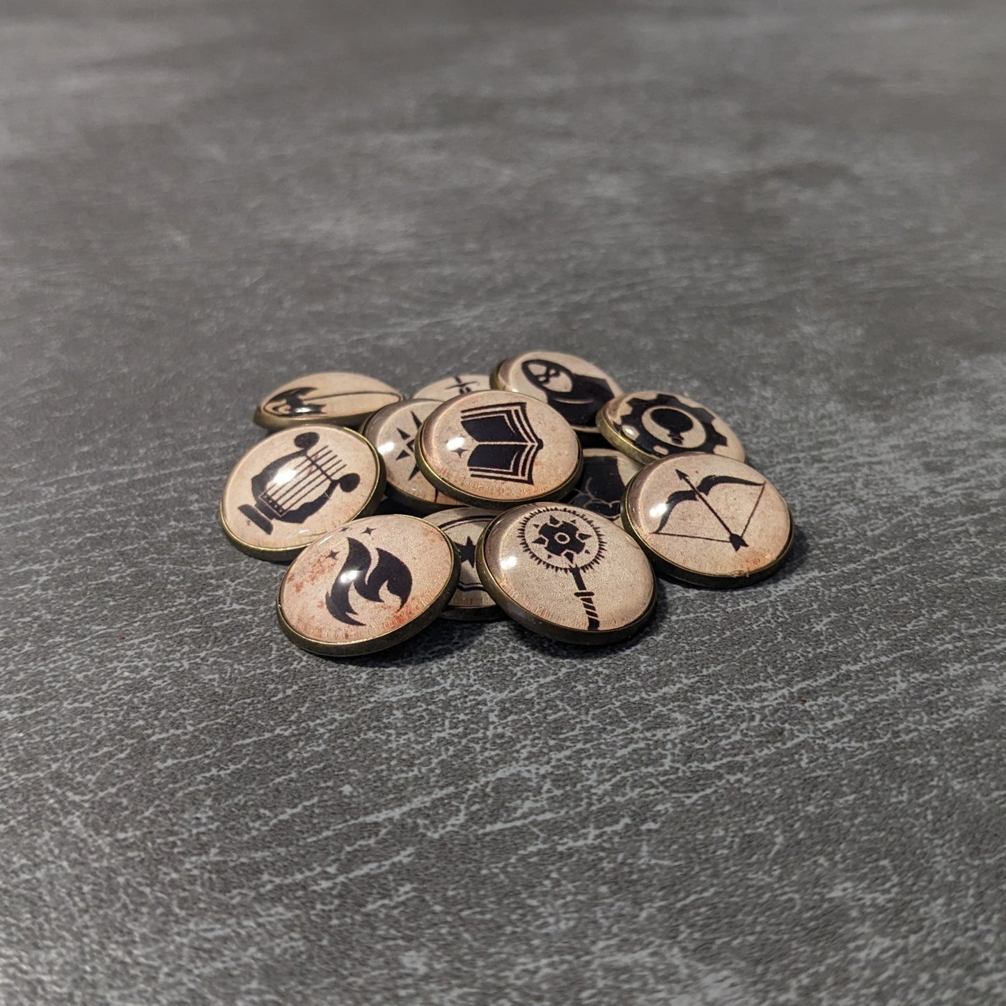 Dungeons and Dragons Character Class Glass and Metal 13 Piece Token Pack