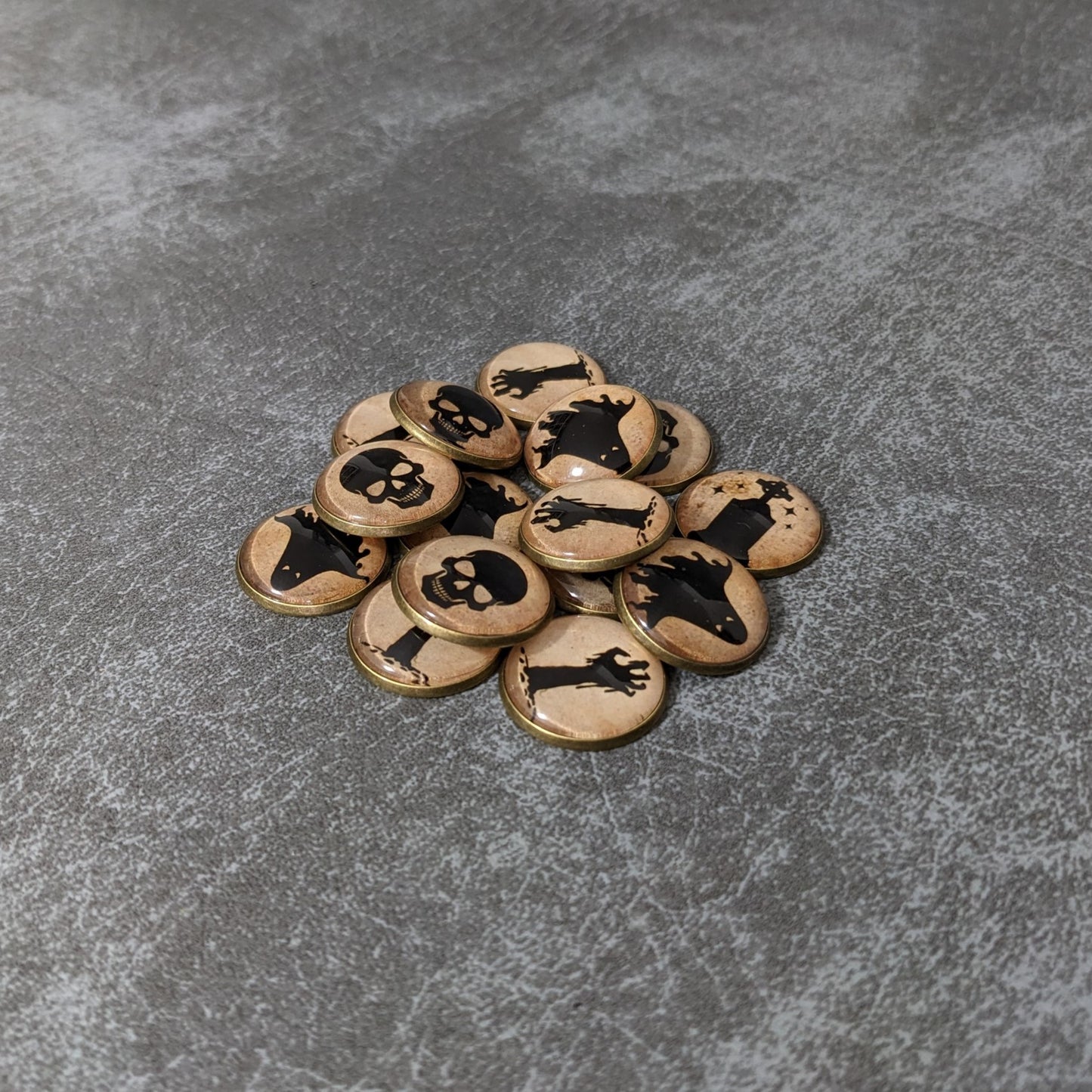 Pack de 26 jetons en verre et métal pour classe de personnage de Donjons et Dragons