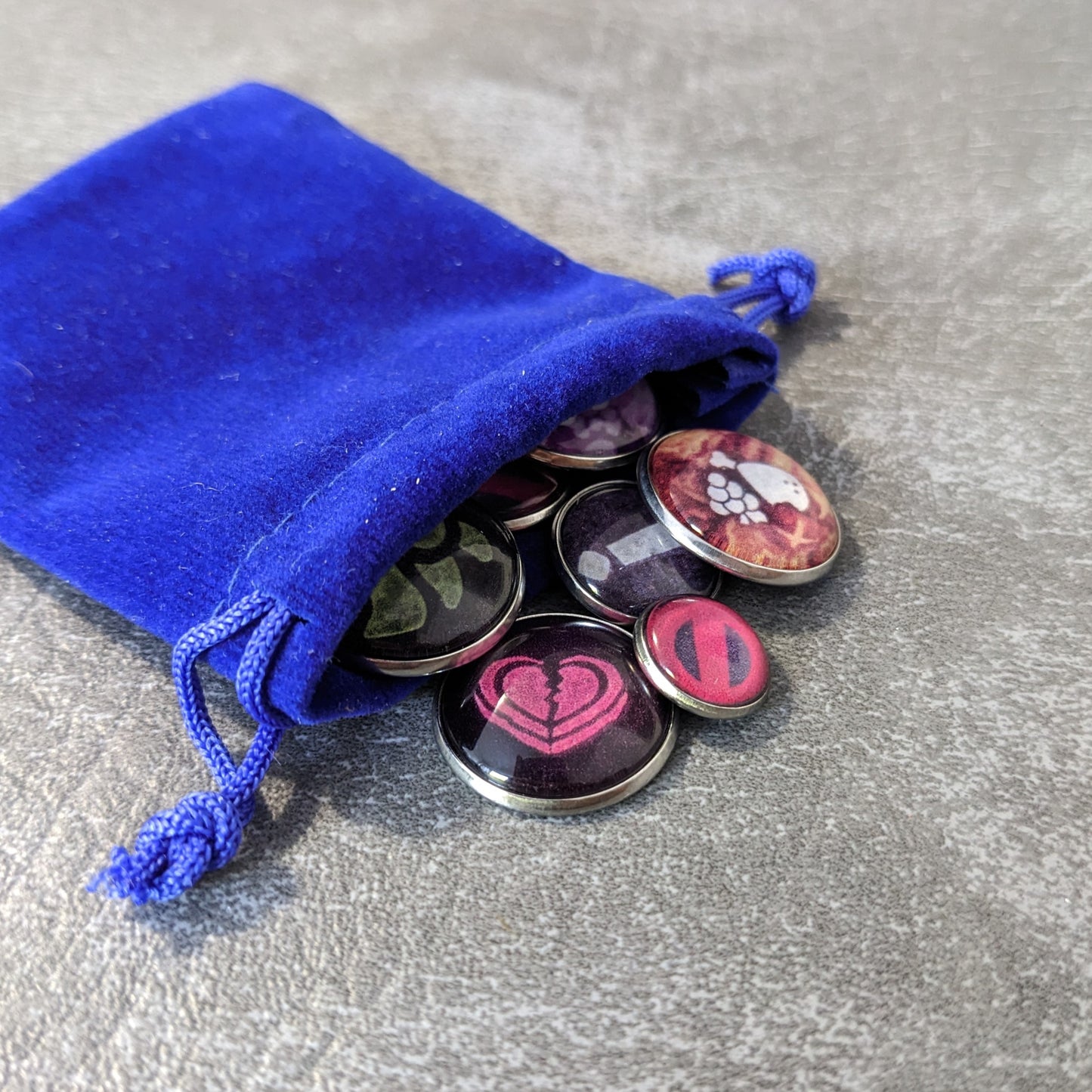Pack de jetons en verre et en métal non officiels inspirés du jeu de société Familiar Tales
