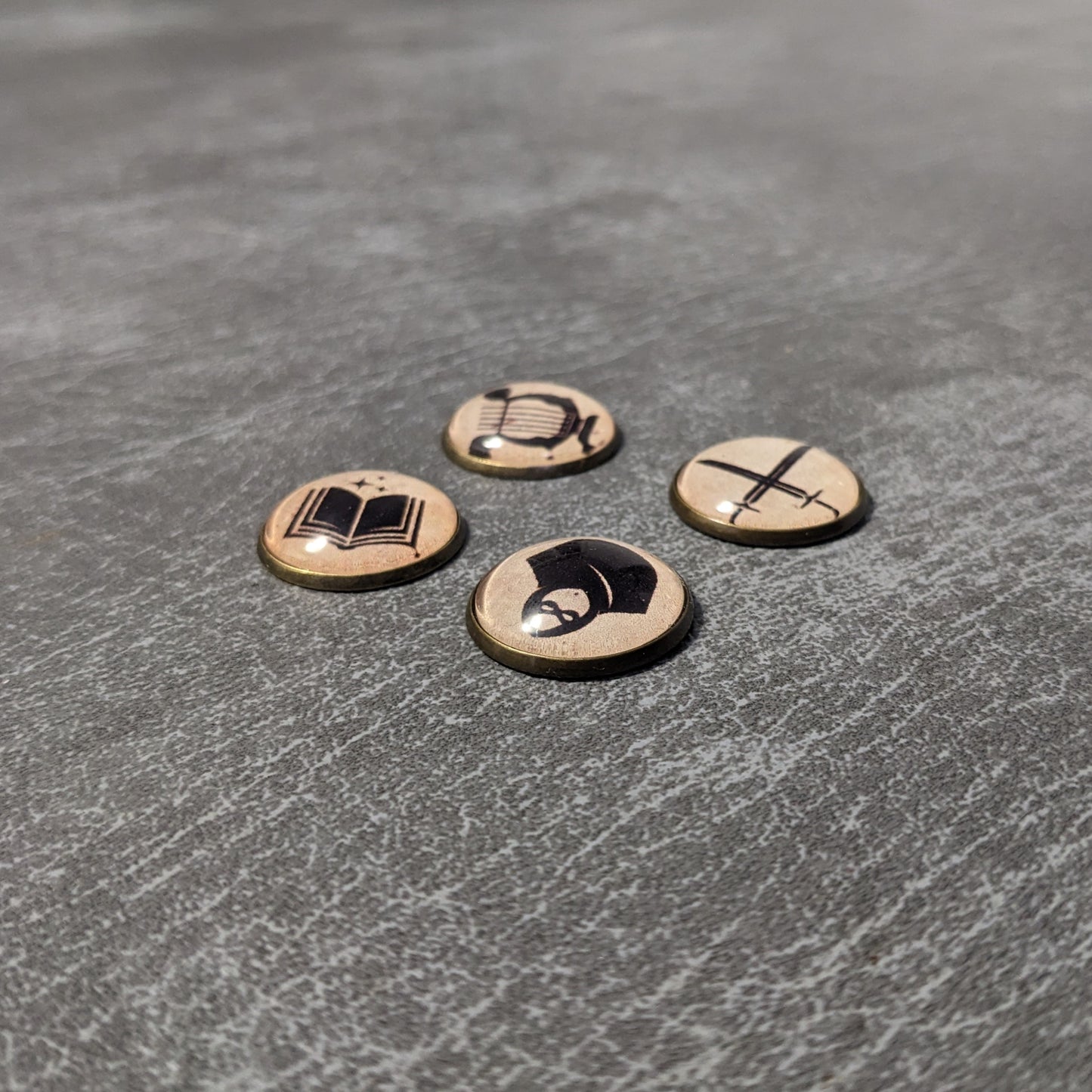 Dungeons and Dragons Character Class Glass and Metal 13 Piece Token Pack