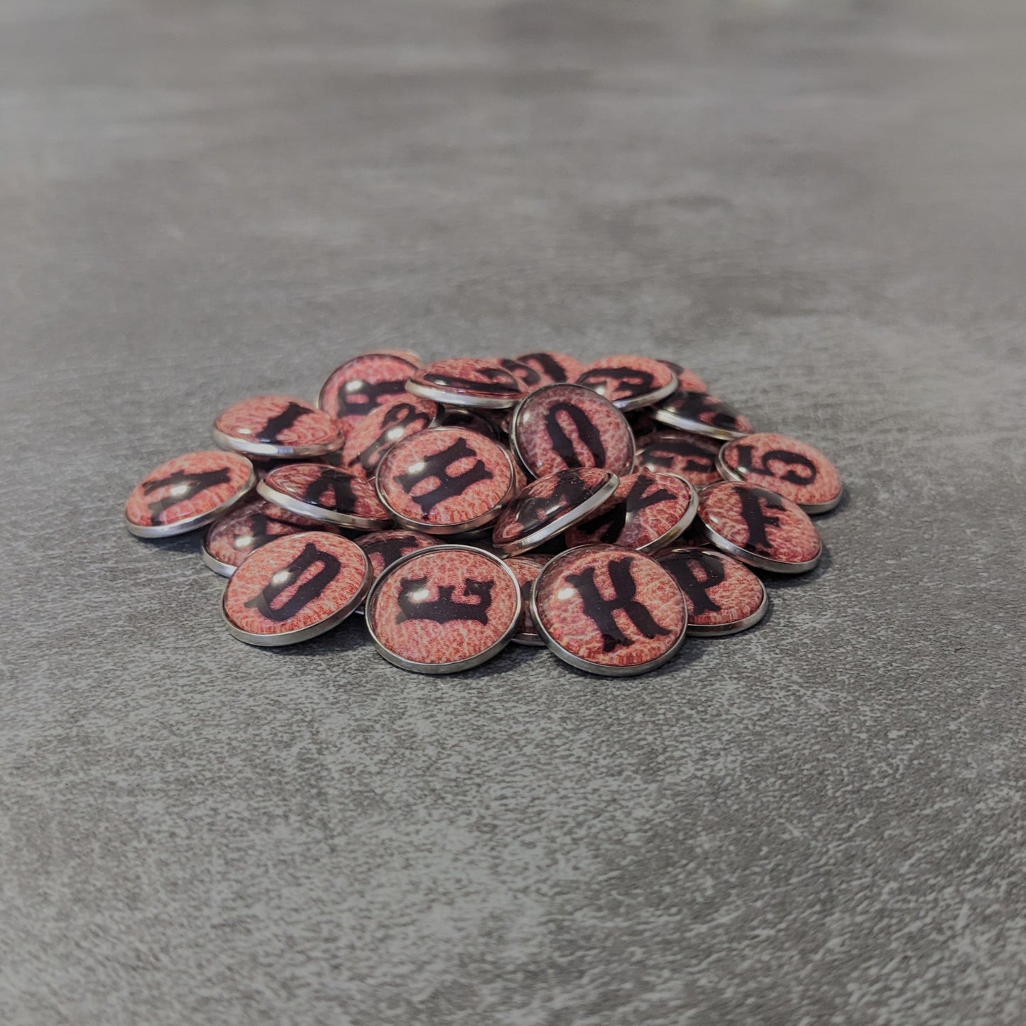 Pack de jetons en verre et métal avec lettres et chiffres en cuir de cow-boy