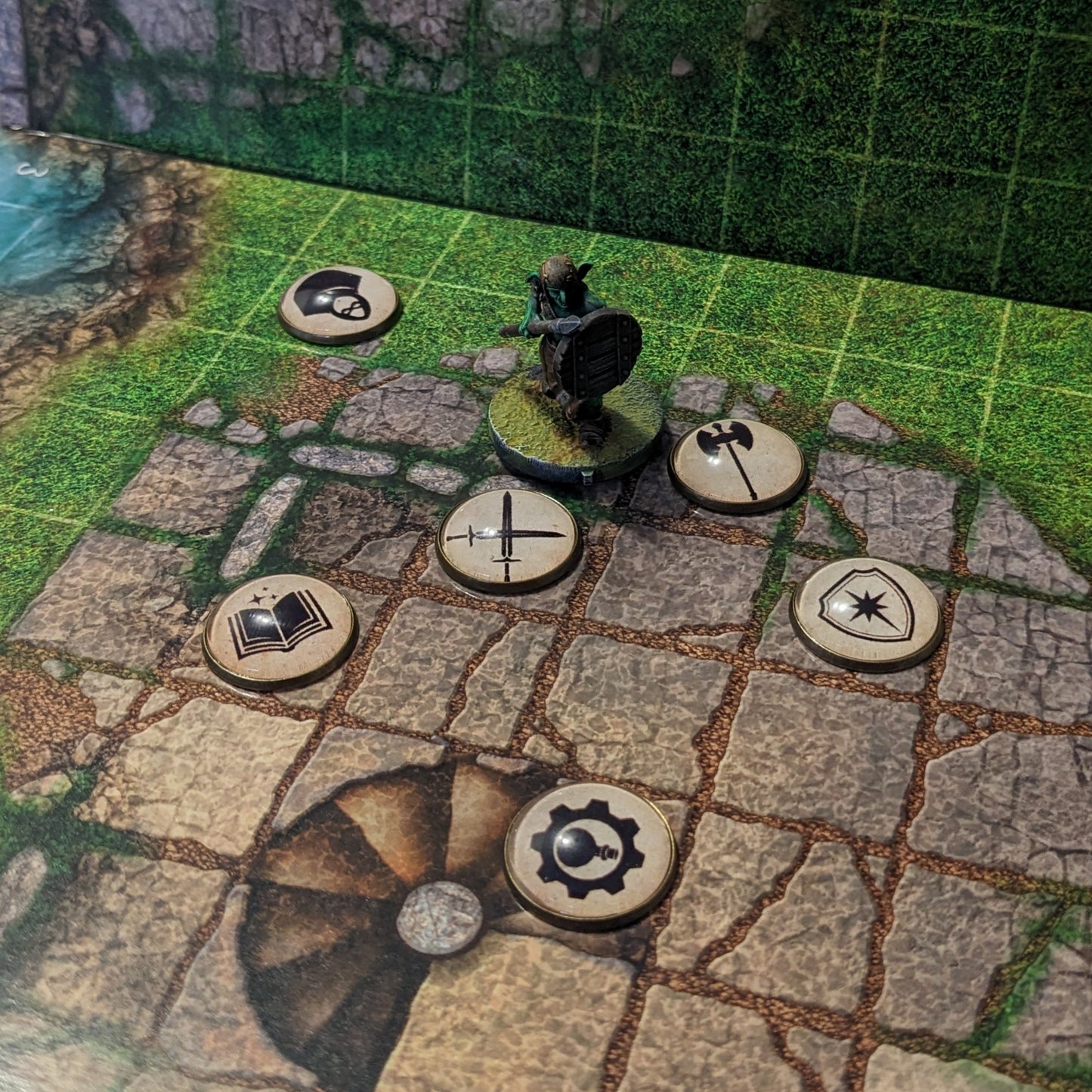 Dungeons and Dragons Character Class Glass and Metal 13 Piece Token Pack