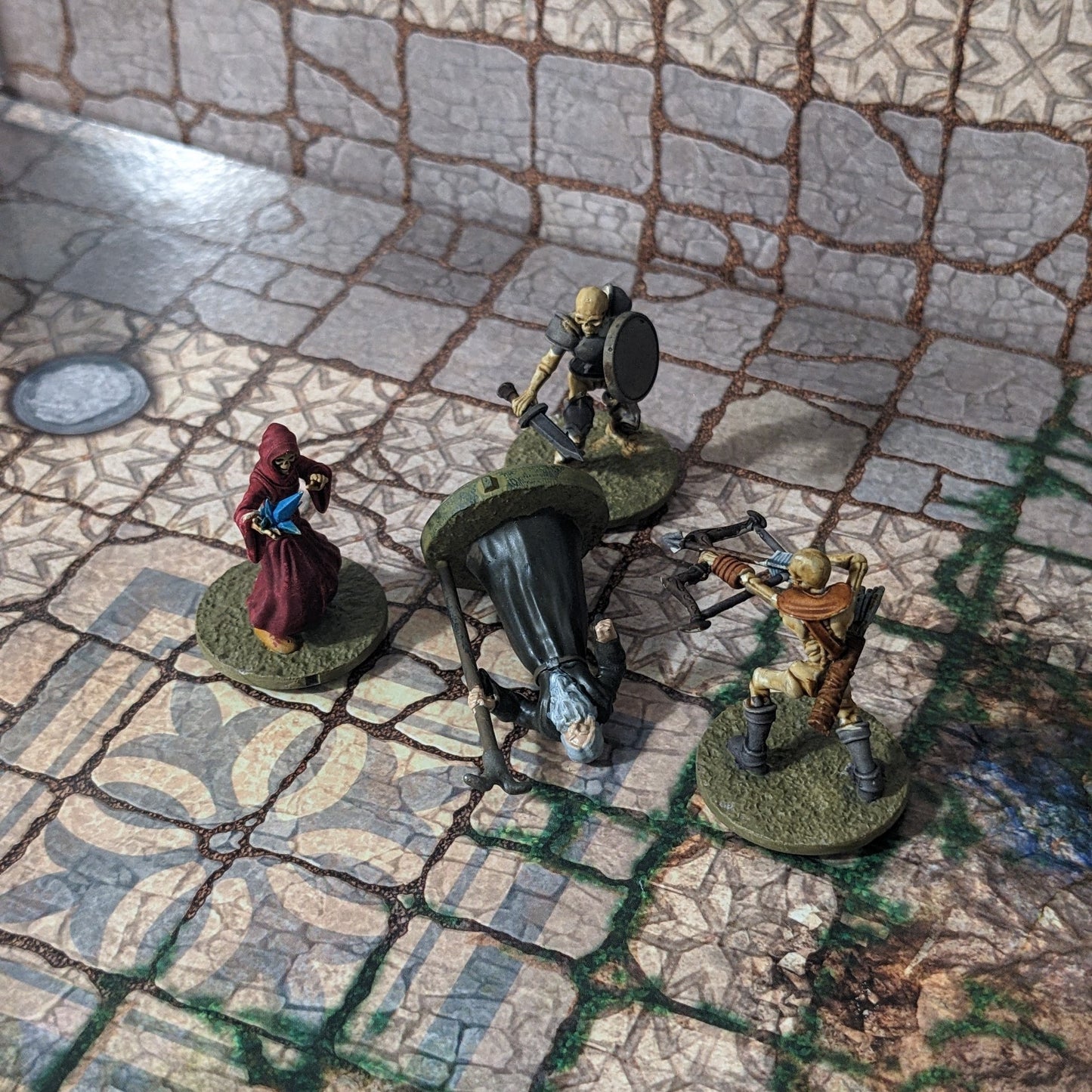 Skeletons Monster Starter Set 1 32mm Dungeons and Dragons Creatures 10 Mini Figures