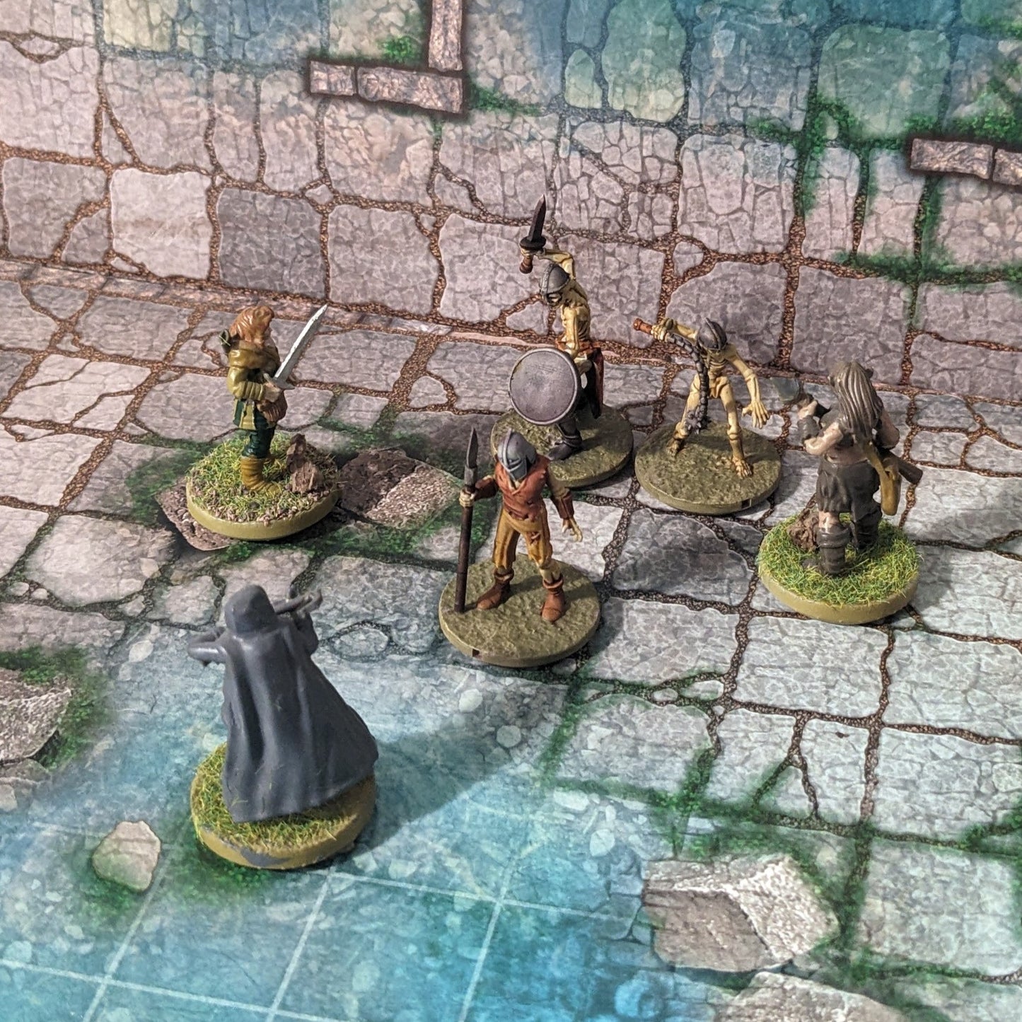 Skeletons Monster Starter Set 1 32mm Unpainted Dungeons and Dragons Creatures 10 Mini Figures