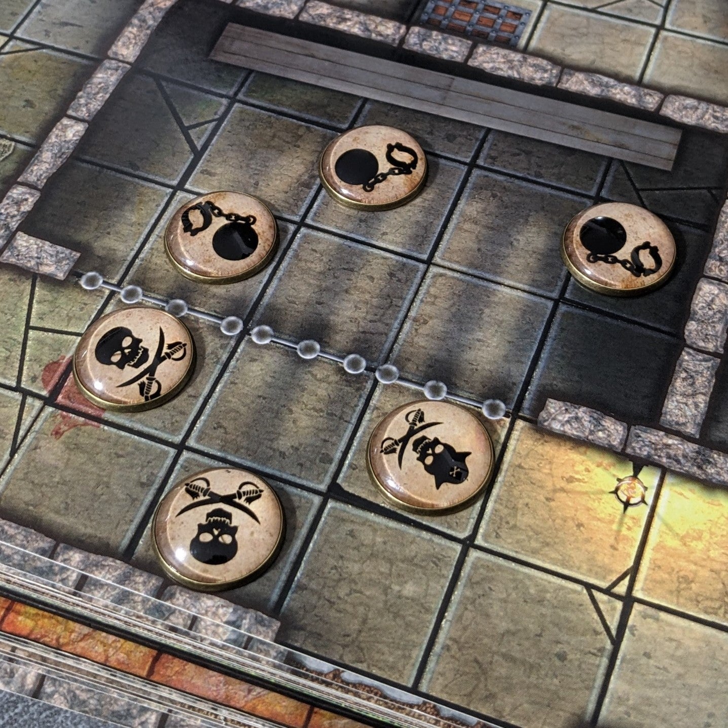 Pack de 26 jetons en verre et métal pour classe de personnage de Donjons et Dragons