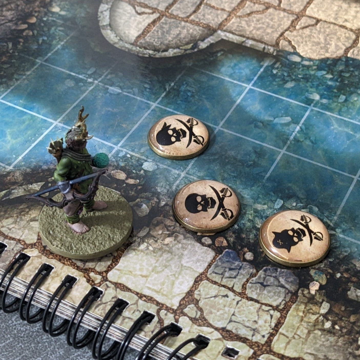 Pack de 26 jetons en verre et métal pour classe de personnage de Donjons et Dragons