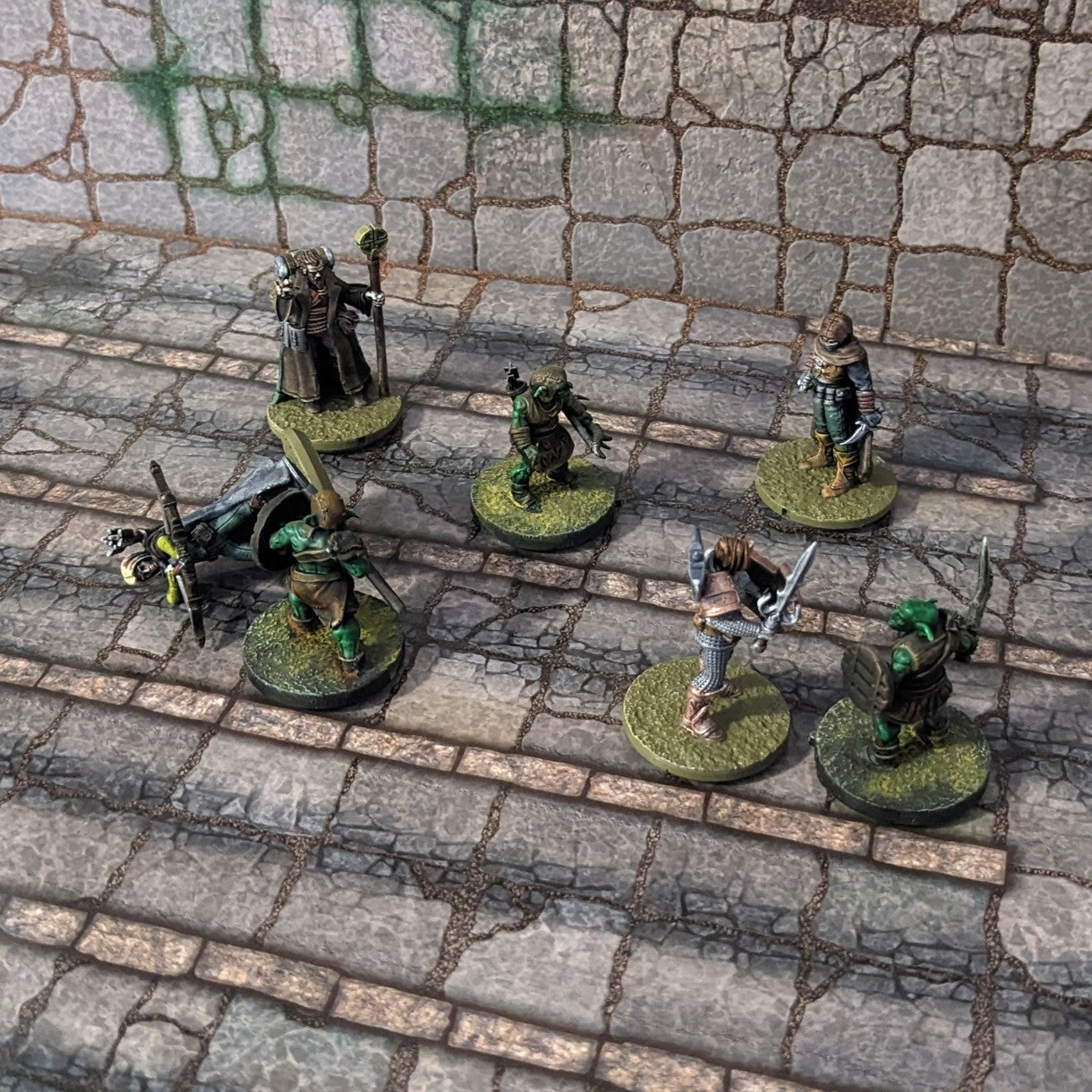 Tiny Encounter Starter Set 1, 15 mm, Pocket Dungeons and Dragons, Partyhelden und Goblins, 20 winzige Figuren