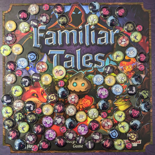 Inoffizielles Token-Paket aus Glas und Metall, inspiriert vom Brettspiel „Familiar Tales“