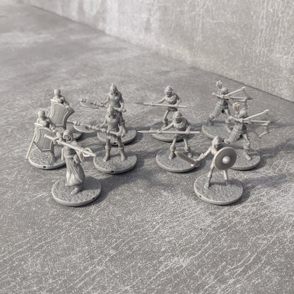 Skeletons Monster Starter Set 2 32mm Dungeons and Dragons Creatures 10 Mini Figures