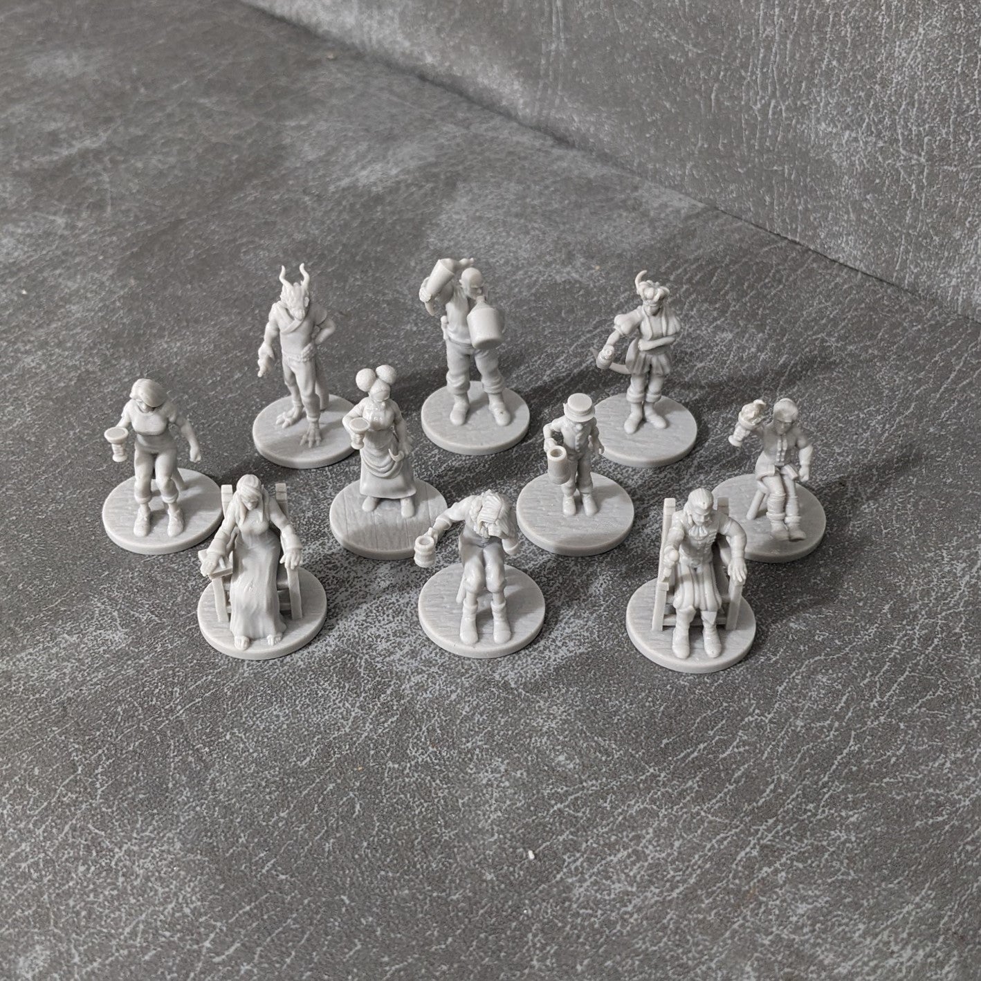 Tavern Patrons NPC Seated and Standing Set 32mm Unpainted Dungeons and Dragons 10 Mini Figures