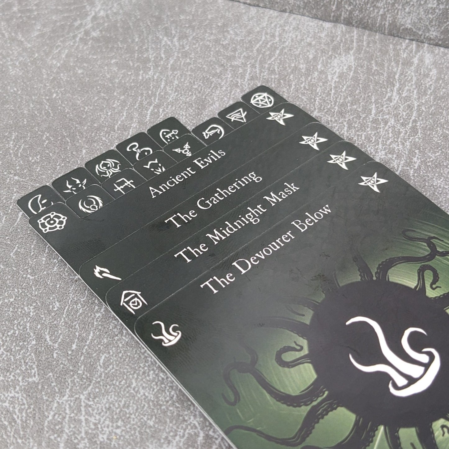 Arkham Horror Das Kartenspiel inspiriertes inoffizielles Token-Paket aus Glas und Metall