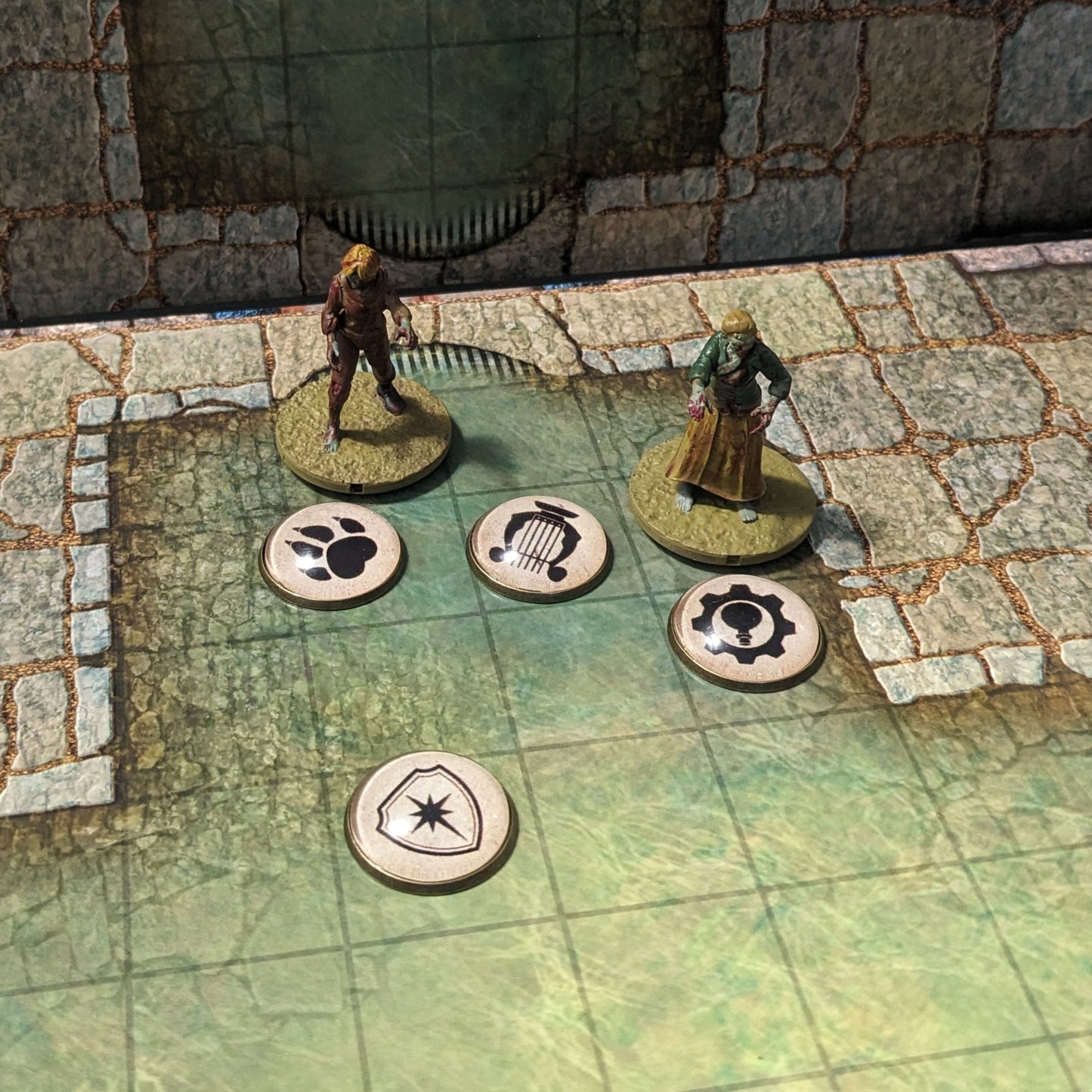Dungeons and Dragons Character Class Glass and Metal 13 Piece Token Pack