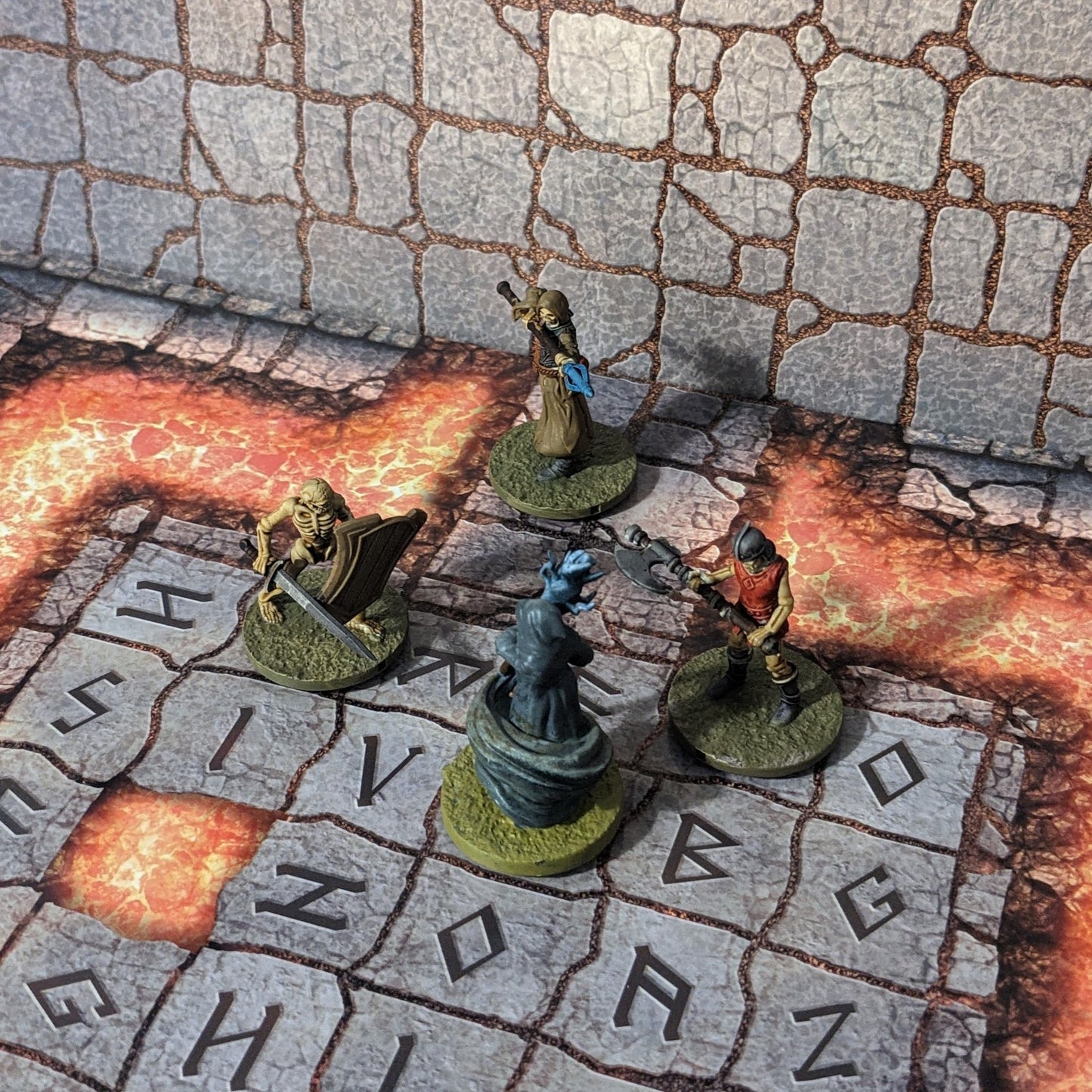 Skeletons Monster Starter Set 2 32mm Dungeons and Dragons Creatures 10 Mini Figures